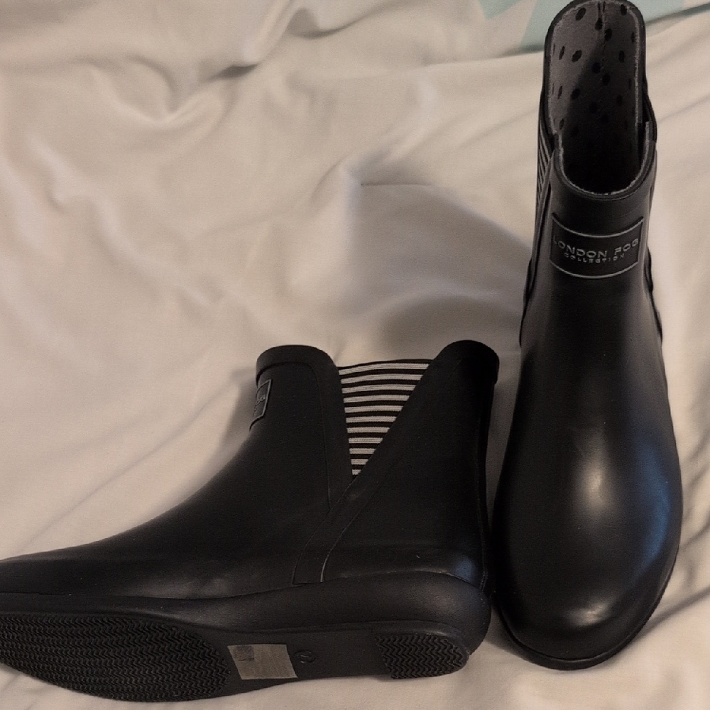 London Fog Piccadilly Rainboots NWOT Never Worn
